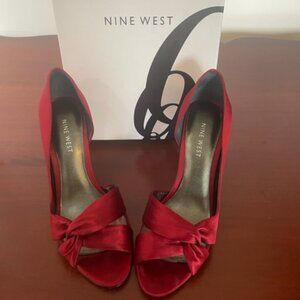 Nine West Jojus Burgundy Satin Heeled Open Toe Pump, Size 6